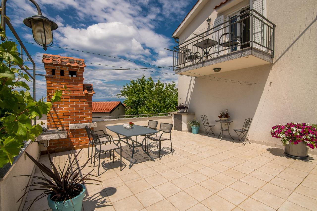 Apartment Marina Malinska Exterior foto
